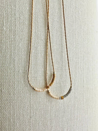 Minimalist Beaded Necklace "Arles" 