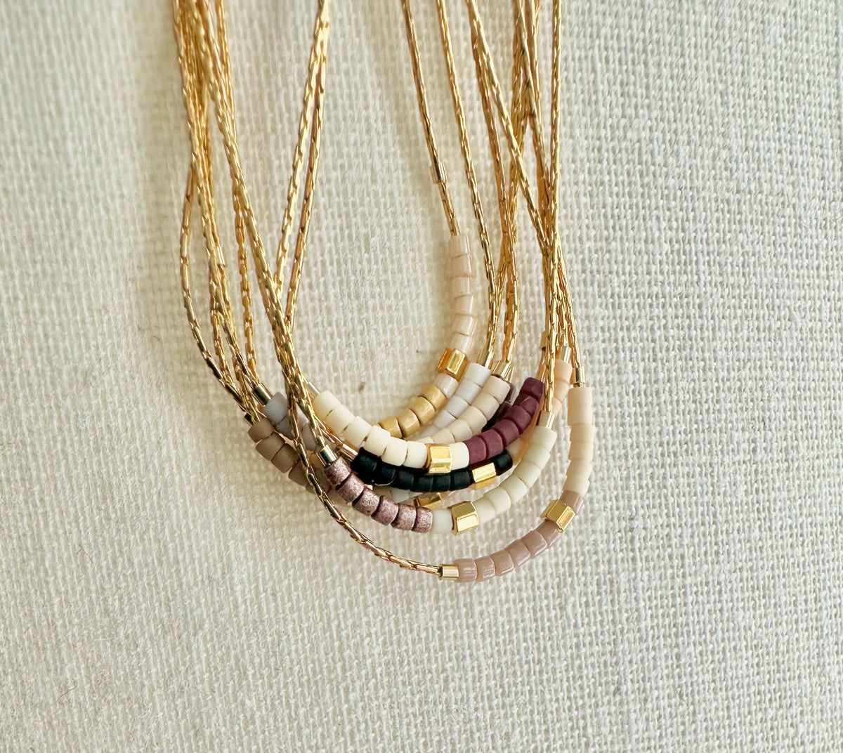 Minimalist Beaded Necklace "Arles" 