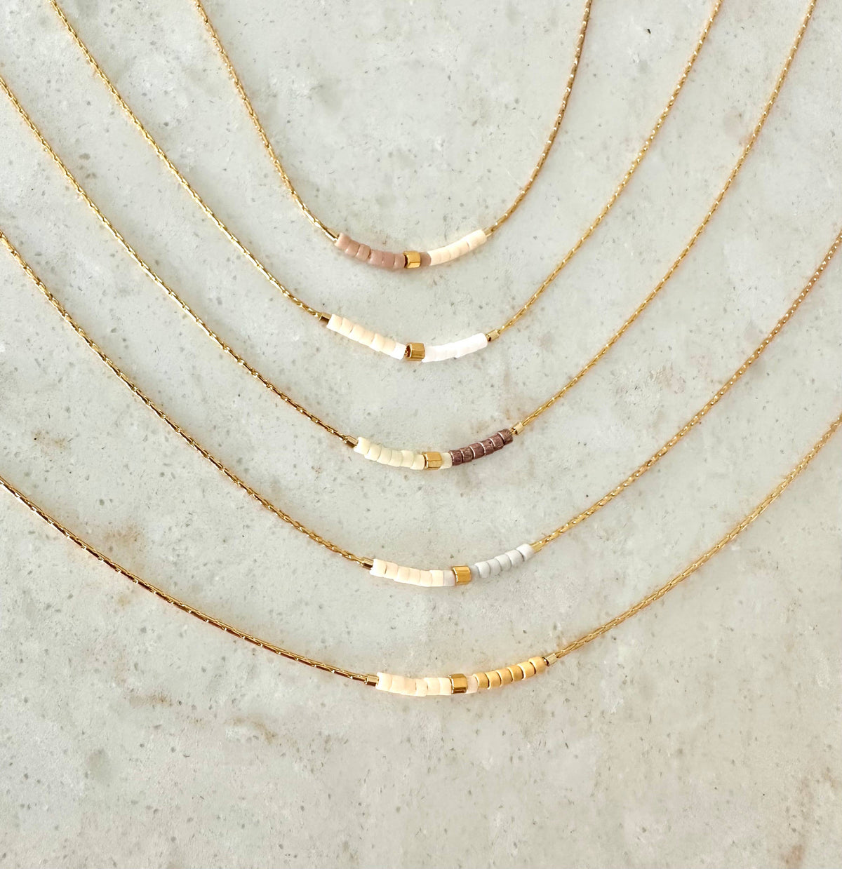 Minimalist Beaded Necklace "Arles" 