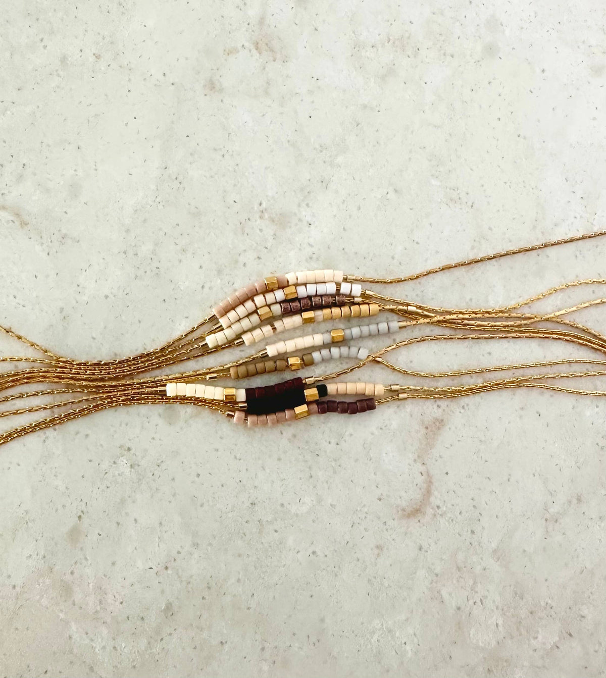 Minimalist Beaded Necklace "Arles" 