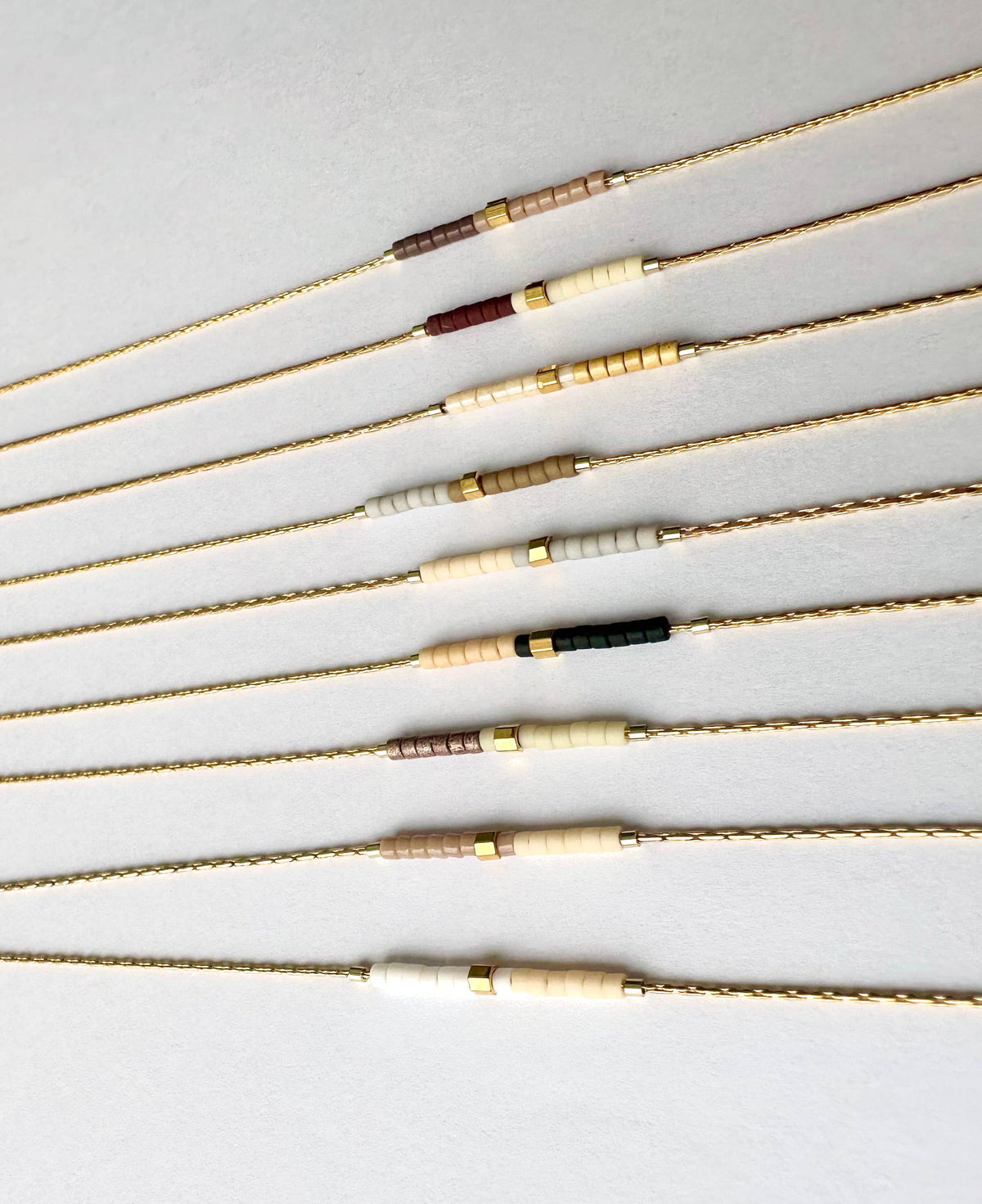 Minimalist Beaded Necklace "Arles" 