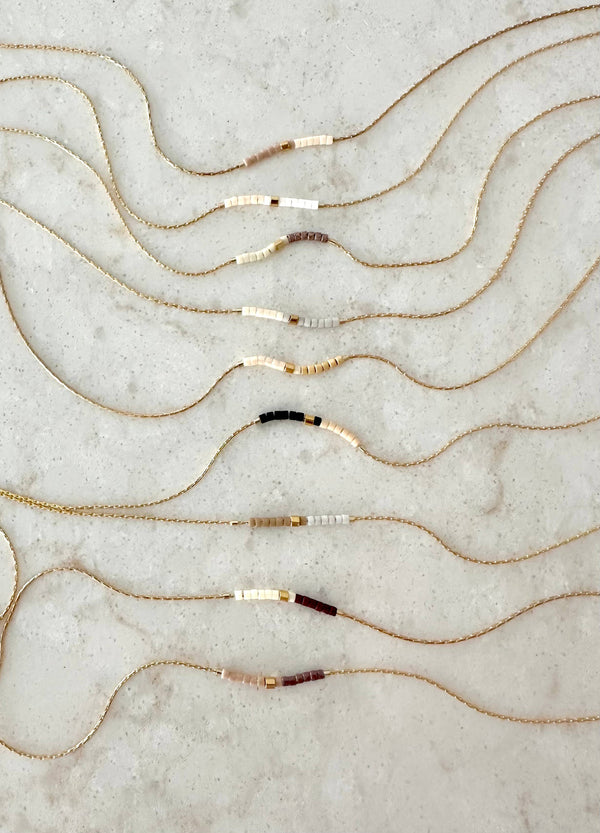 Minimalist Beaded Necklace "Arles" 